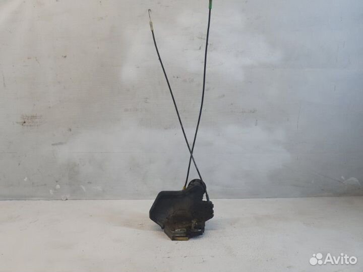 Замок двери задний левый Hyundai Elantra седан