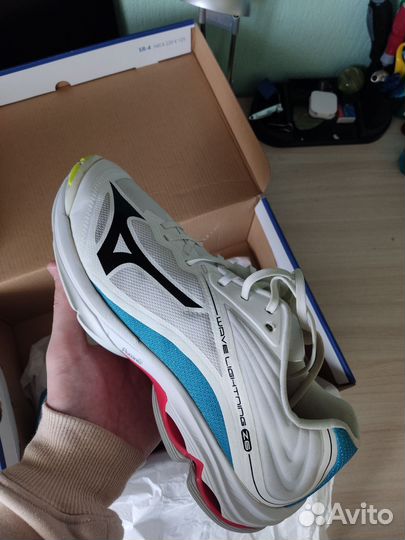 Волейбольные кроссовки Mizuno Wave Lightning Z6