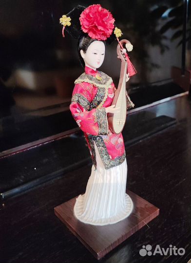 Японская кукла гейша