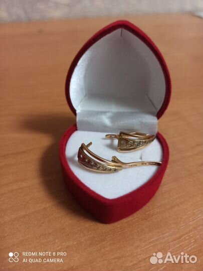 Золотые серьги