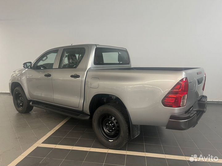 Toyota Hilux 2.4 МТ, 2023