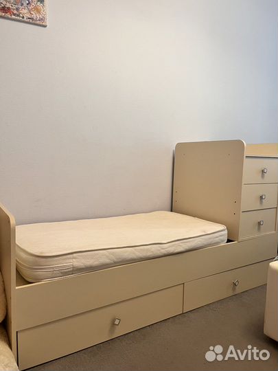Детская кроватка