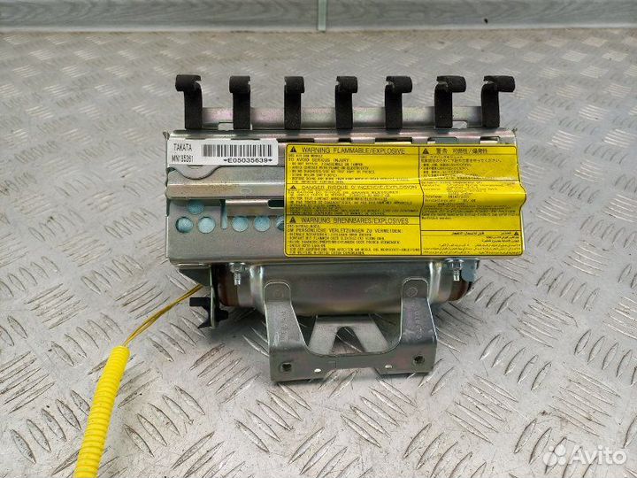 Подушка безопасности пассажирская (в торпедо)