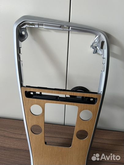 Новая Парящая панель Volvo XC60