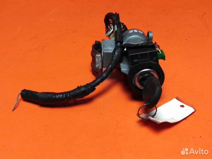 Замок зажигания Ford Escape 2005