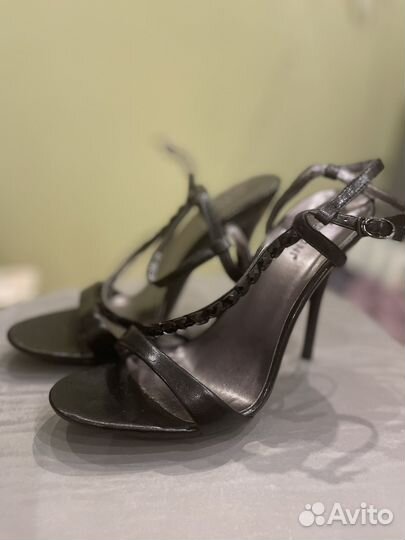 Босоножки Basconi