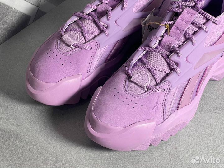 Кроссовки reebok cardi b новые