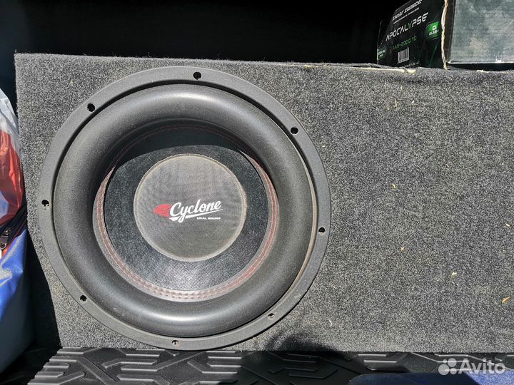 Сабвуфер Ural Cyclone 12 с коробом
