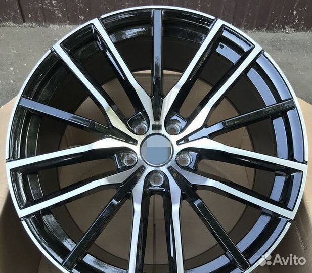 Диски R21 на BMW 742 М Стиль