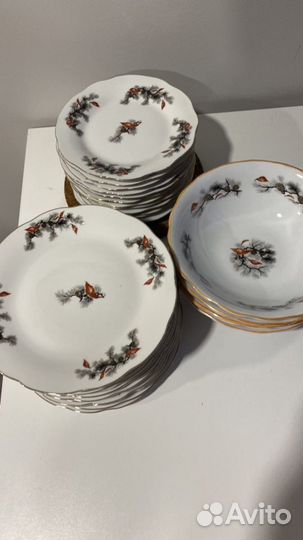 Столовый набор тарелок сервиз