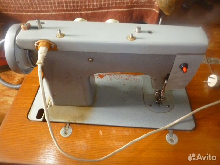 Швейная машинка подольск 142