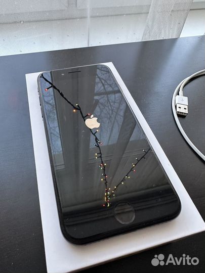 iPhone SE (2020), 64 ГБ