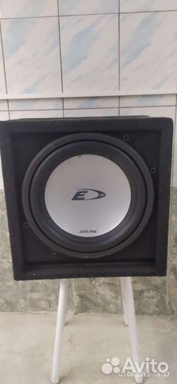 Сабвуфер alpine e12