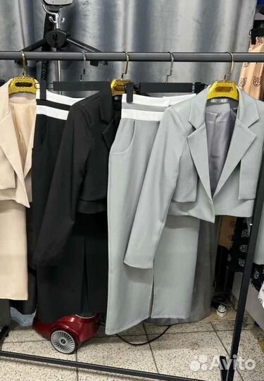 Костюм двойка пиджак и юбка 44