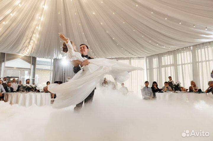 Тяжелый Дым Горка шампанского Фотобудка