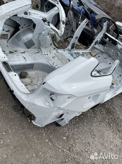 Задняя часть кузова задок белый универсал