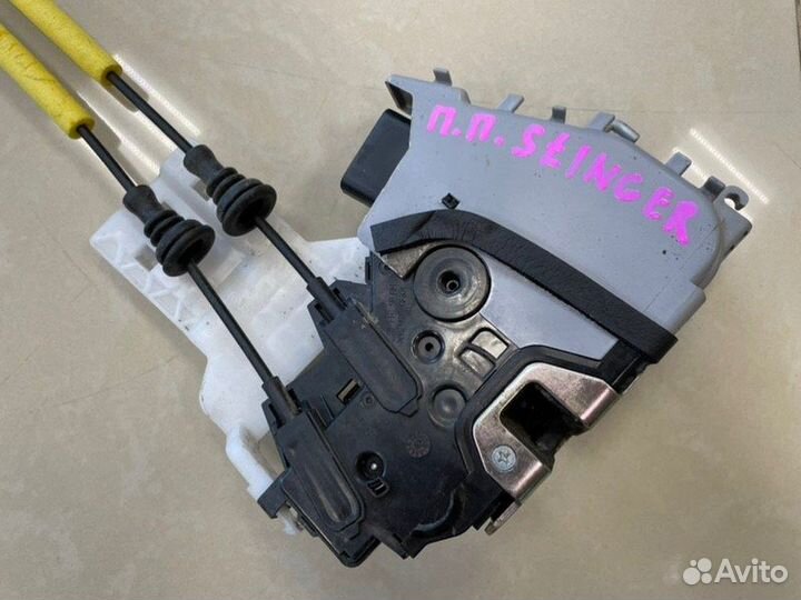 Замок боковой двери передний правый Kia Stinger