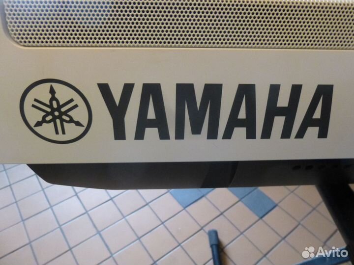 Yamaha p-125WH