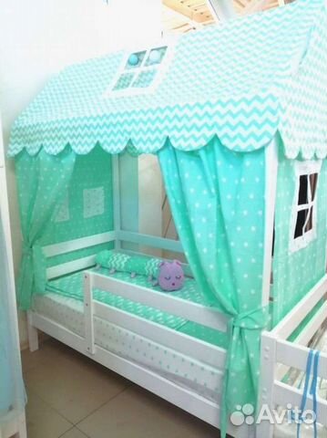 Детская кровать домик из массива от производителя