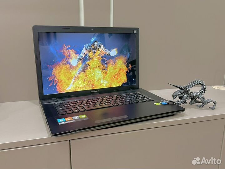 Lenovo 17.3/i3/GT720/8gb/ssd+1tb