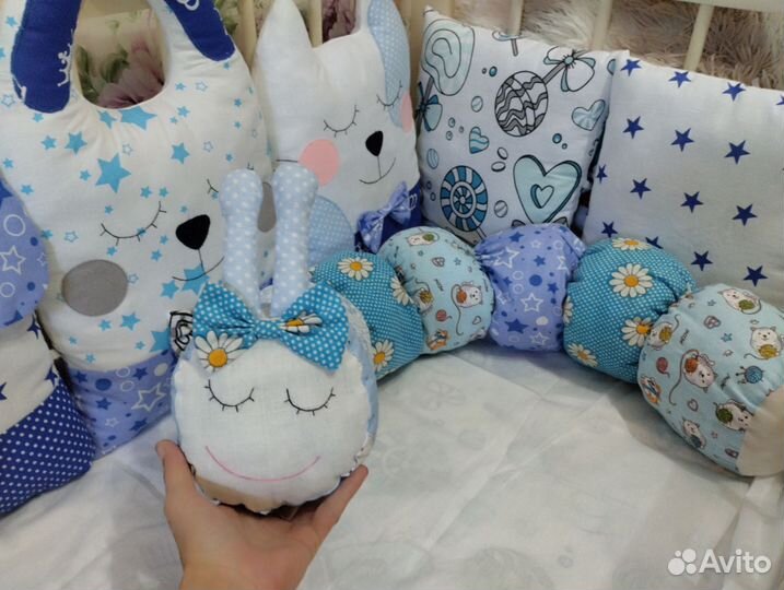 Бортик в кроватку Гусеница новый