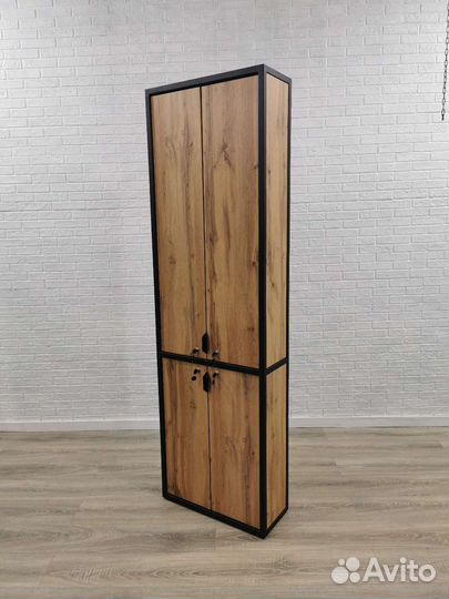 Закрытый стеллаж в стиле loft