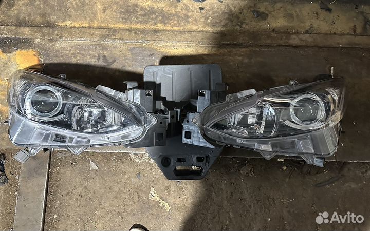 Фары Mazda 3/ Axela BM 2013-2019г комплект, новые