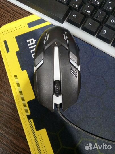 Продам клавиатуру мышку и коврик