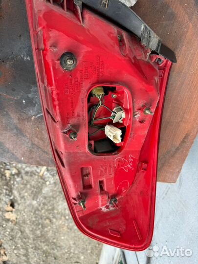 Задний левый Фонарь skyline v35