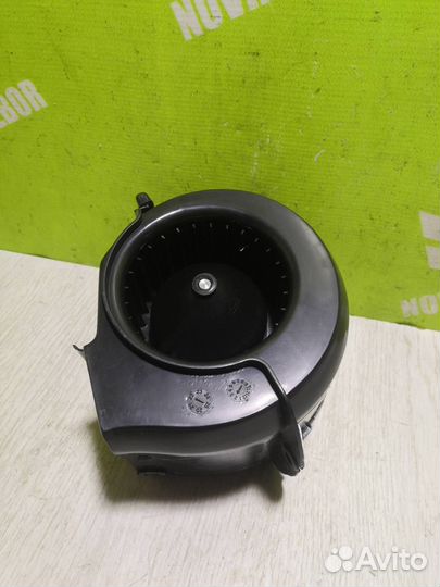 Моторчик печки Фольксваген Транспортер Т2 Т3 79