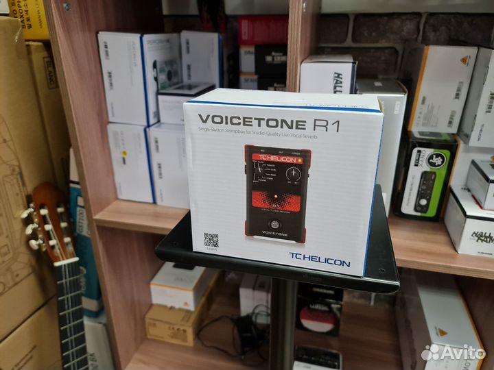 TC Helicon Voicetone R1 педаль эффекта Новая