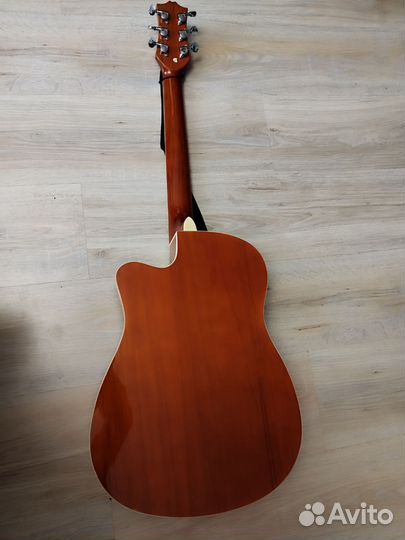 Акустическая гитара