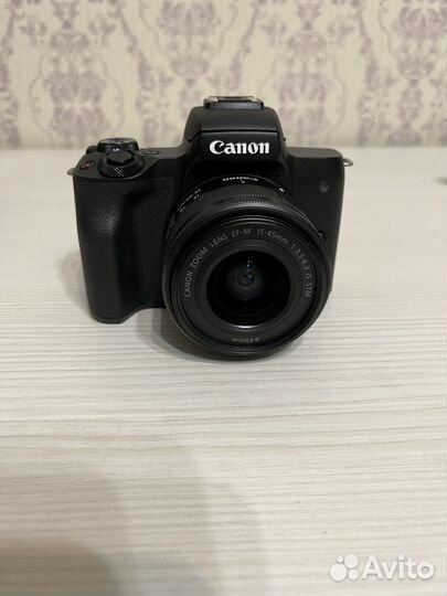 Canon EOS m50