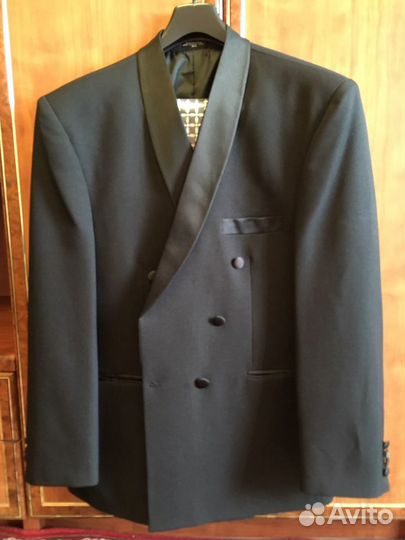 Костюм смокинг