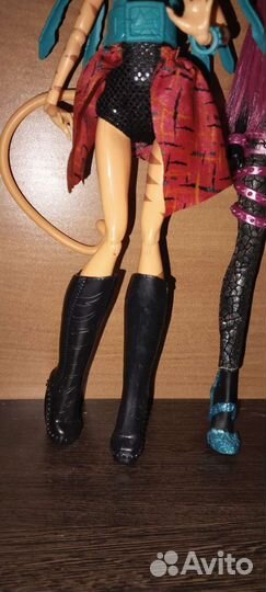Monster high Кетти Нуар, Тора