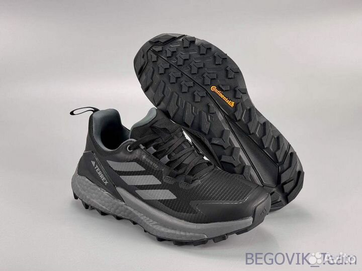 Кроссовки adidas terrex