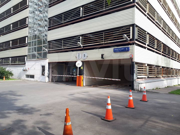 Машиноместо, 13 м²