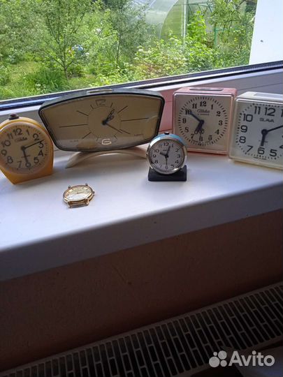 Продаю б.у часы и будильники СССР не рабочие