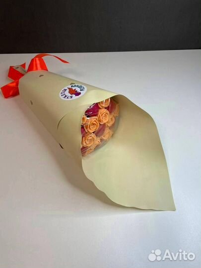 Шоколадные Розы и Сердца - 19 шт в Букете