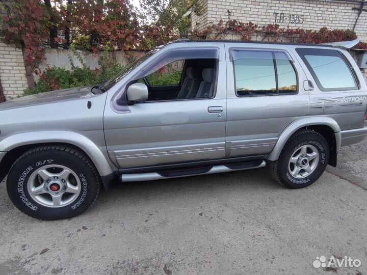 Nissan Terrano 2.7 AT, 1990, 239 690 км