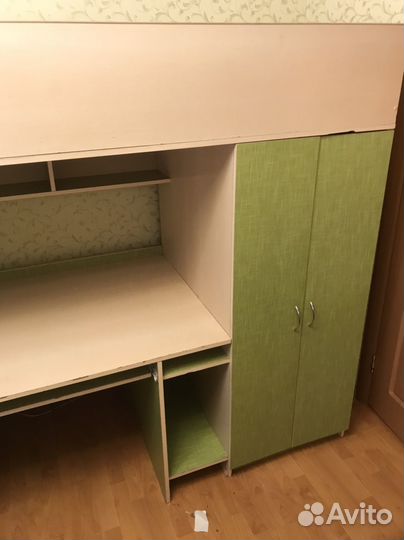 Кровать чердак со столом бу