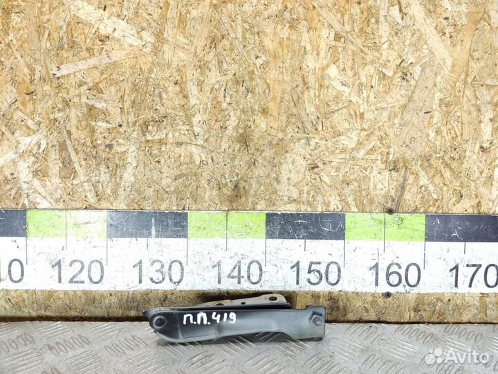 Петля капота правая Ssang yong Rexton 2001 2006