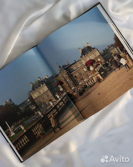 Винтажная книга-альбом о Париже, 1995 год