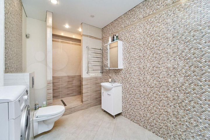 2-к. квартира, 100 м², 12/16 эт.