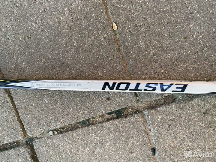 Клюшка хоккейная Easton правый хват взрослая