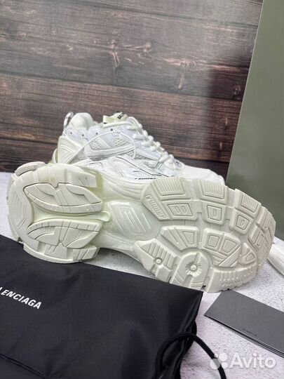 Кроссовки Balenciaga Runner