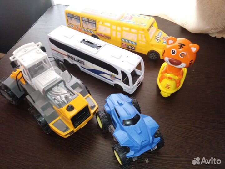 Детские машинки игрушки пакетом трактор,автобус