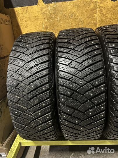 Goodyear UltraGrip Ice Arctic SUV 225/60 R18