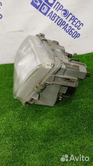 Фара передняя левая Mercedes-Benz W202 седан 1.8