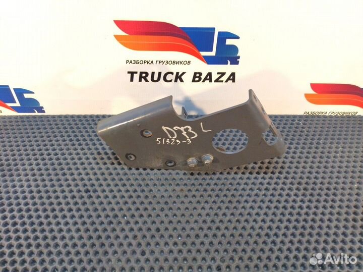 1693664 Кронштейн бампера левый Daf XF105